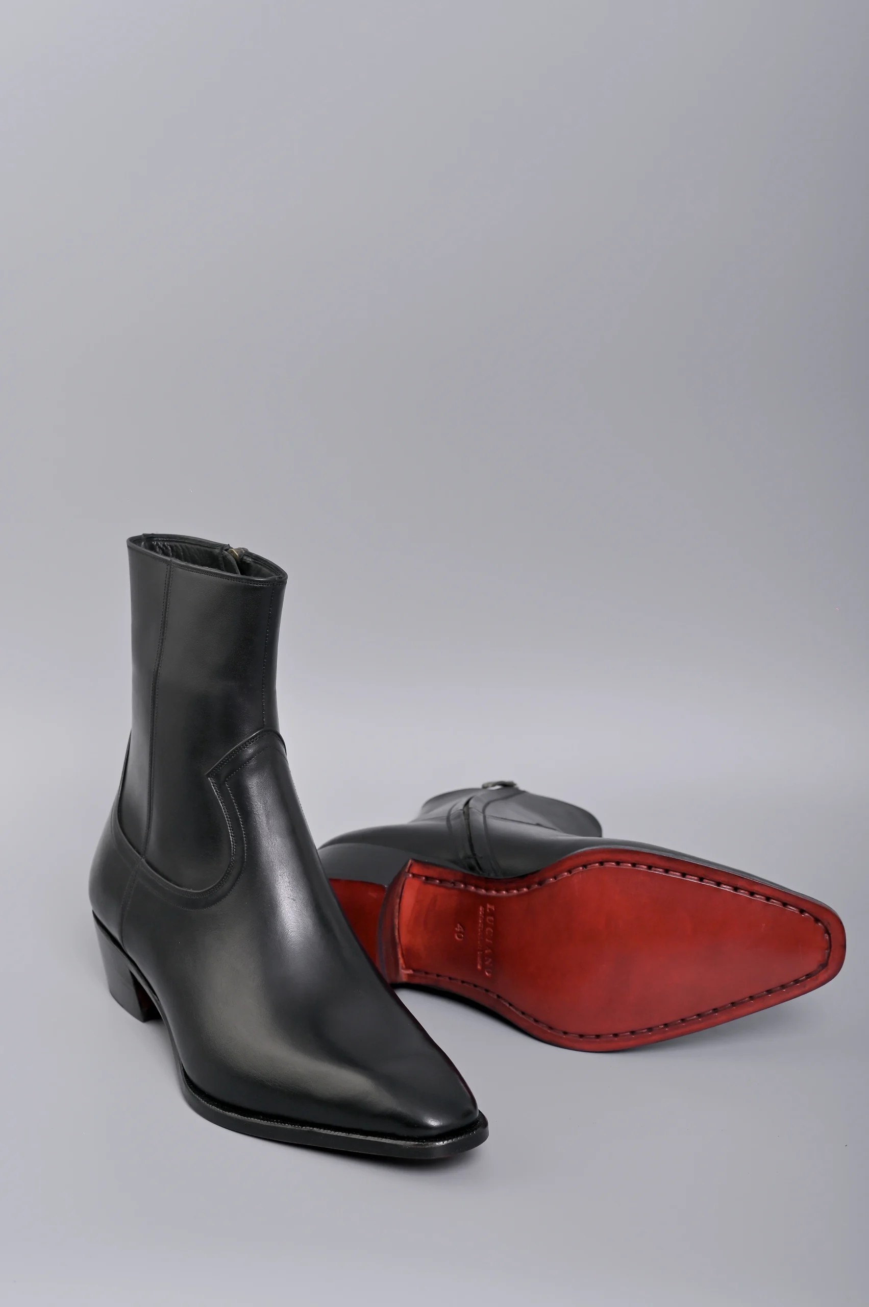 BLACK LEATHER ZIP BOOTS S25