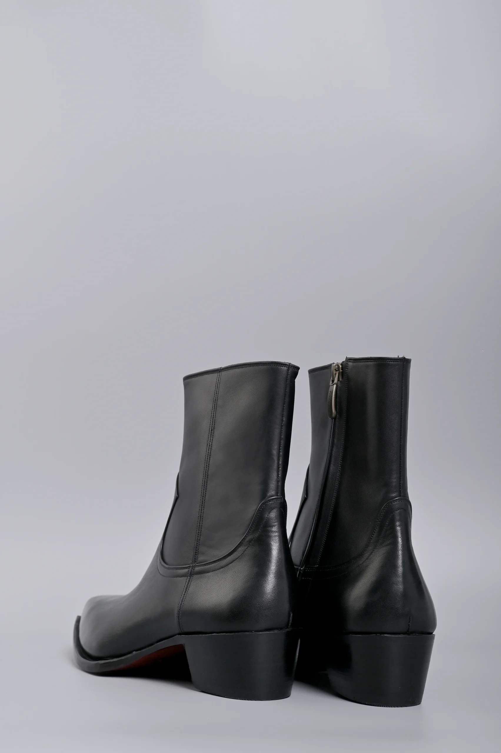BLACK LEATHER ZIP BOOTS S25
