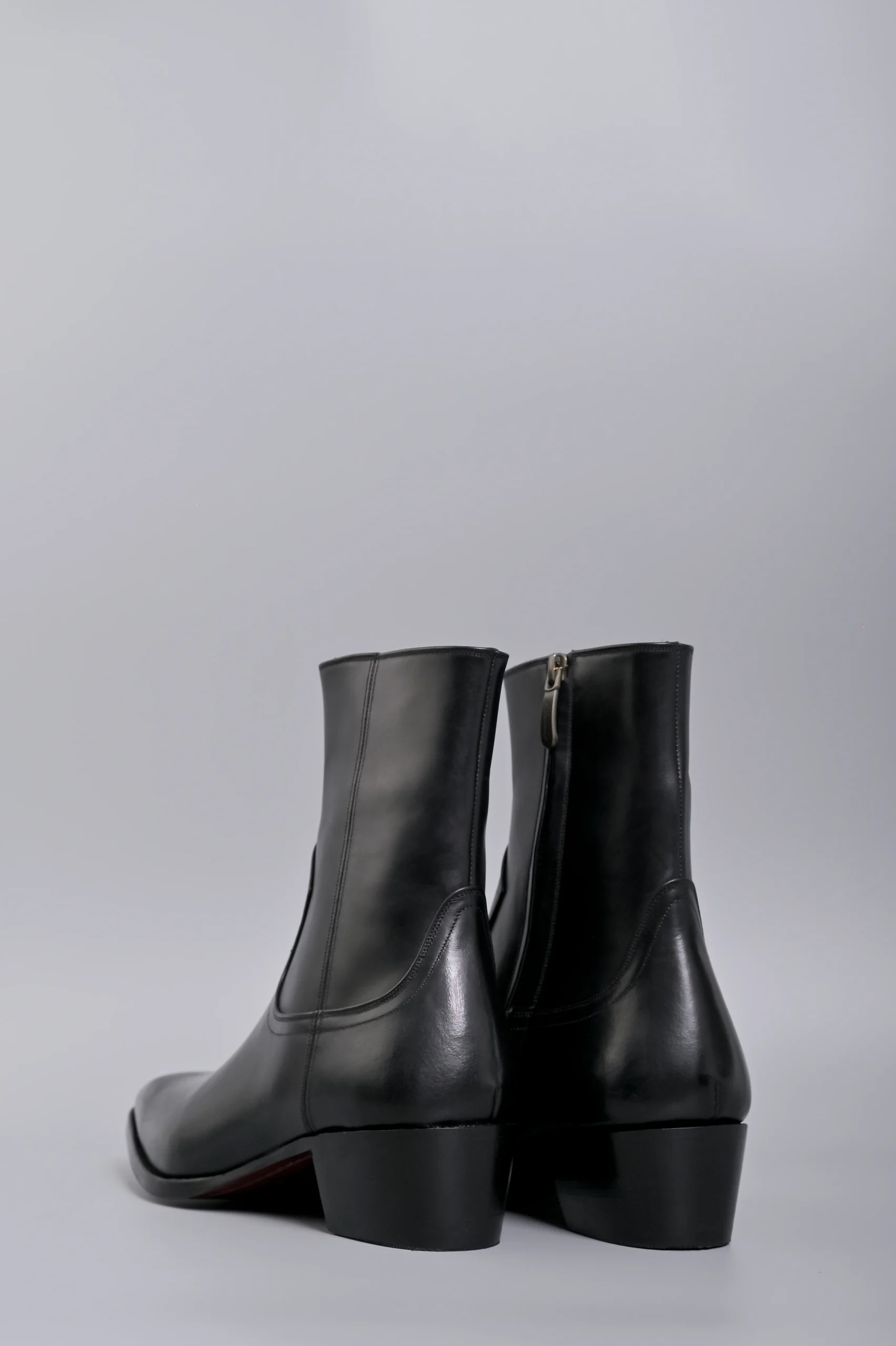 BLACK LEATHER ZIP BOOTS S25