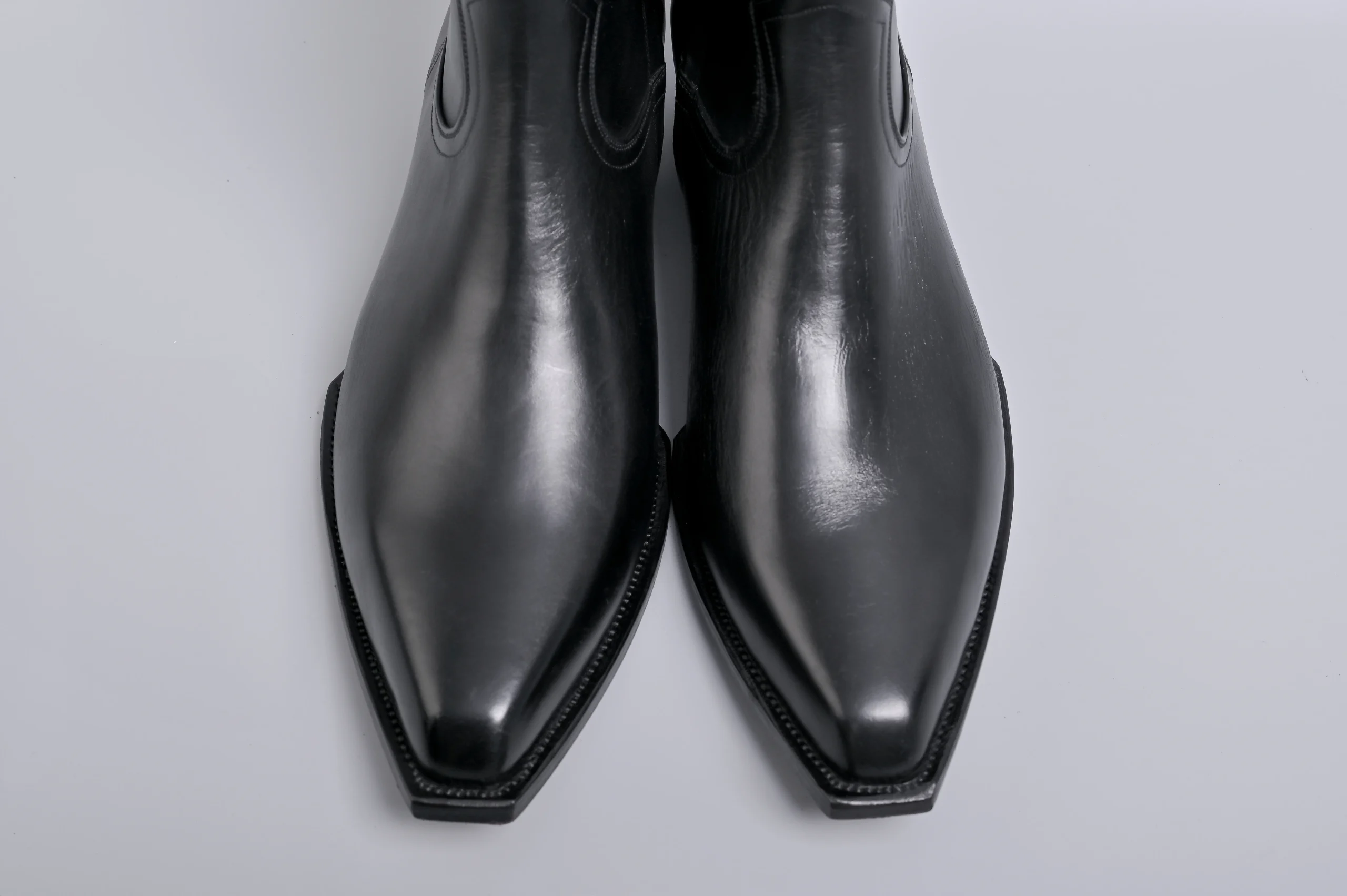 BLACK LEATHER ZIP BOOTS S25